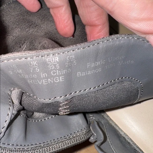 Heeled bootie - Picture 3 of 3